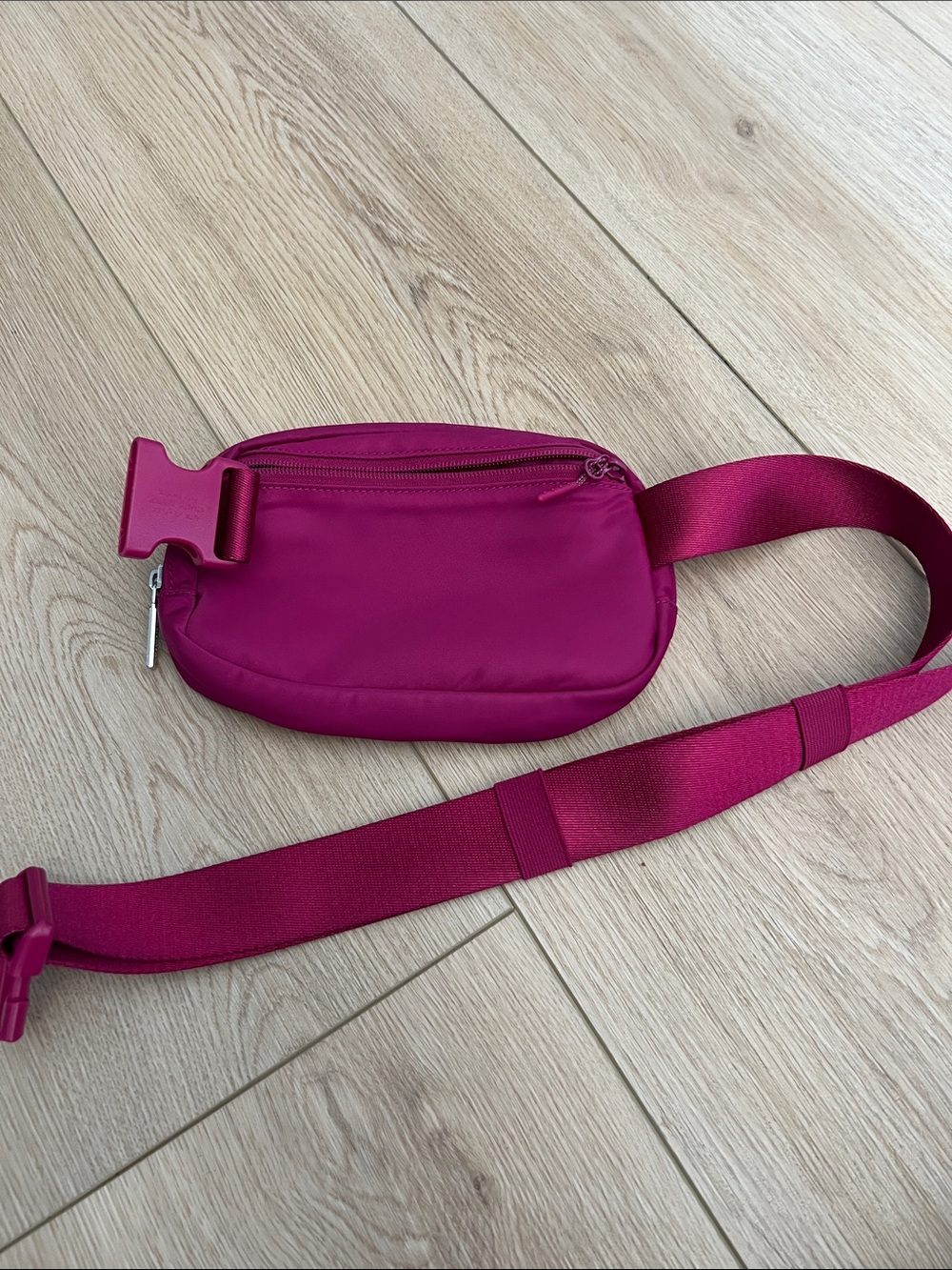 Lululemon Wild Berry Belt Bag - Picture 4 of 9